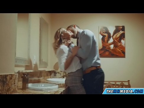 ❤️ جڏهن هڪ busty سنهري اوھان کي هڪ عوامي آرام روم ۾ seduces ❤️ تي sd.pornosexphoto.ru